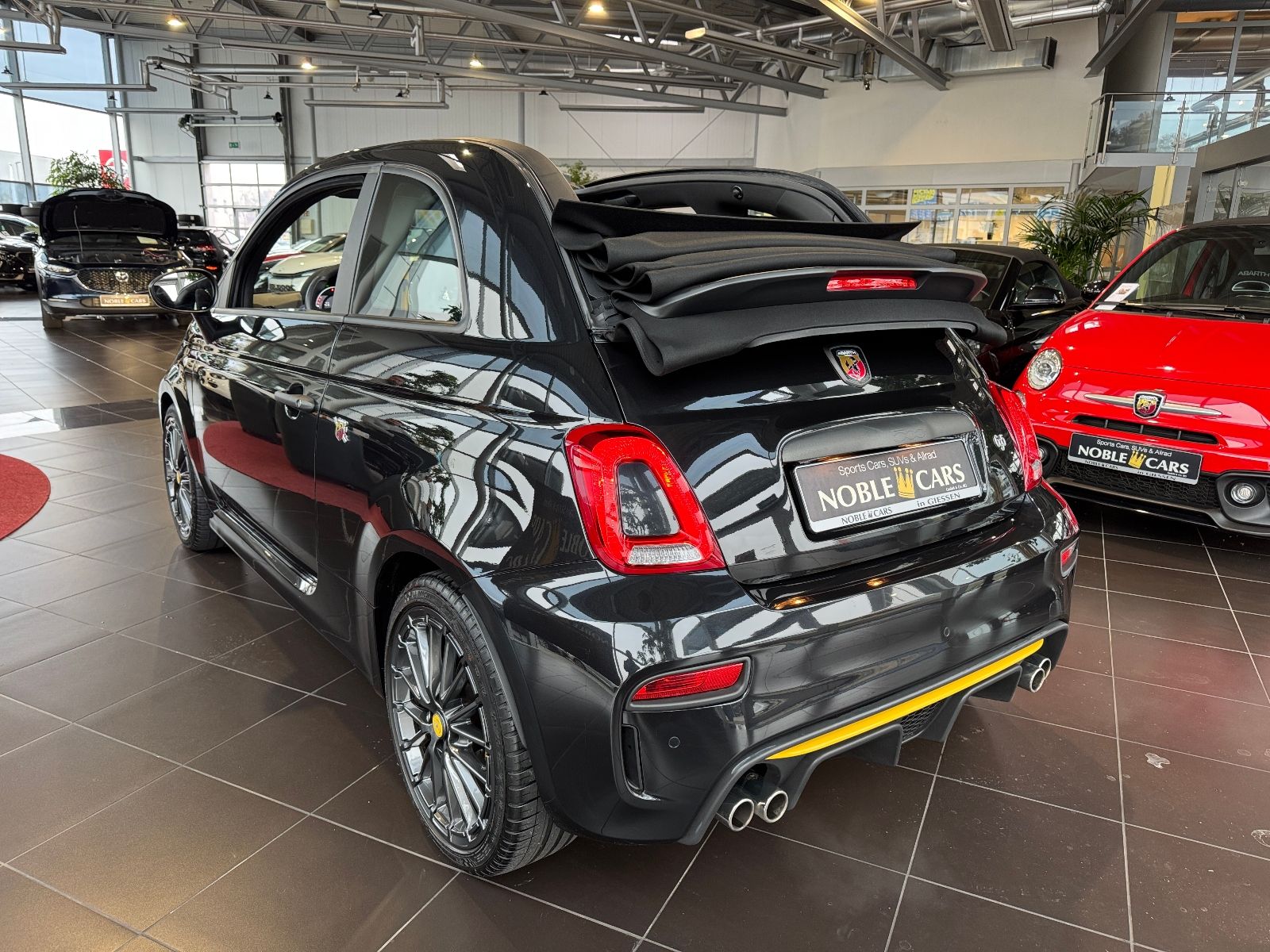 Fahrzeugabbildung Abarth 695C BEATS NAV DAB PDC ALU