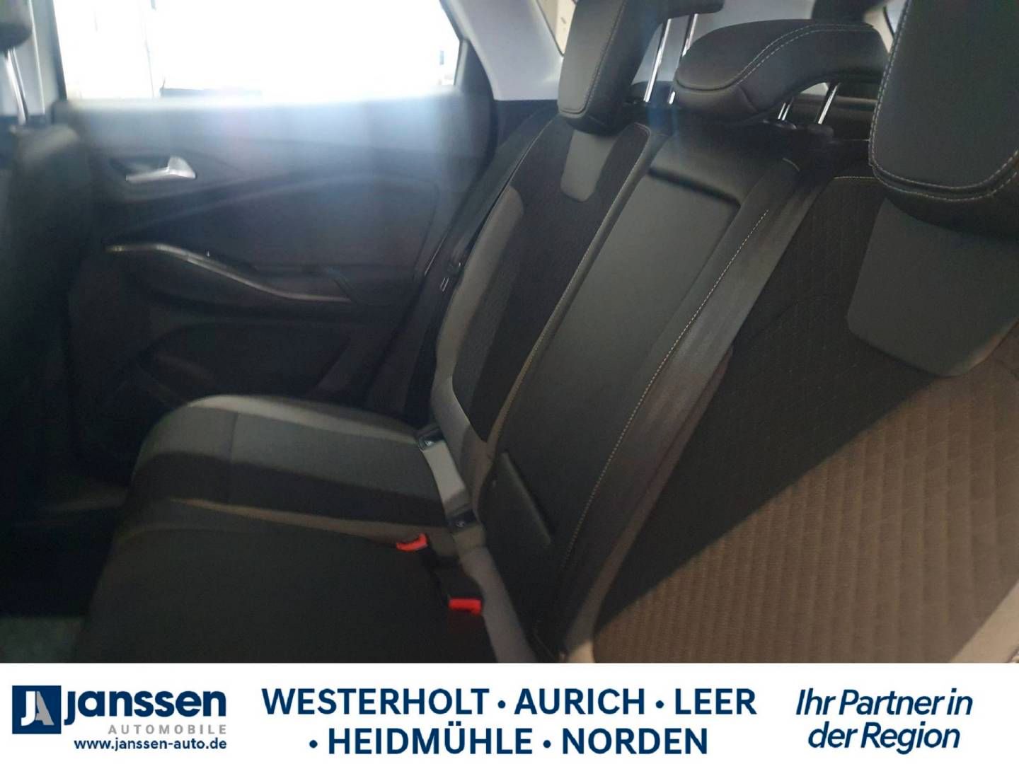 Fahrzeugabbildung Opel Grandland X Business INNOVATION