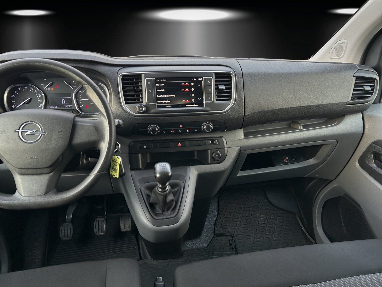 Fahrzeugabbildung Opel Vivaro 1.5 D S (L1) PDC/GRA/AHK/6-Sitzer/