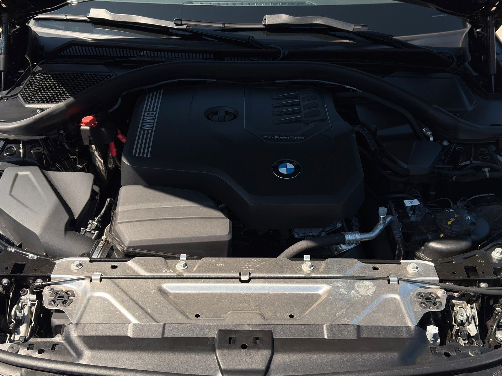 Fahrzeugabbildung BMW 318i Touring CockPit+ Alarm 3Z-Klima Kamera SHZ