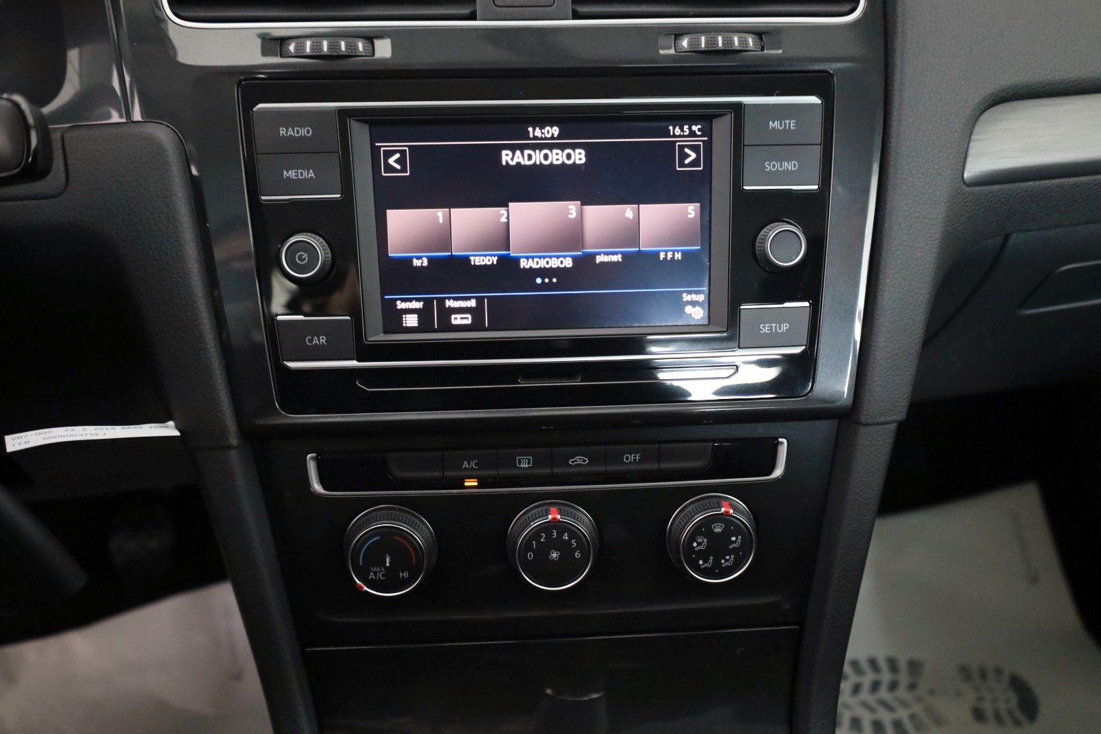 Fahrzeugabbildung Volkswagen Golf VII Lim. Comfortline BMT,PDC v.h.,SR+WR