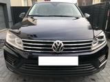 Volkswagen Touareg 3.0 V6 TDI SCR 150kW Tiptr Exclusive... - VW Touareg von privat