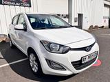 Hyundai i20 Style*PDC*KAMERA*Automatik - gebrauchte Hyundai i20 aus dem Jahr 2012