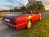 Mercedes-Benz E 220 Cabrio aus Familienbesitz im Werk abgeholt - Mercedes-Benz E 220 mit Benzin-Antrieb
