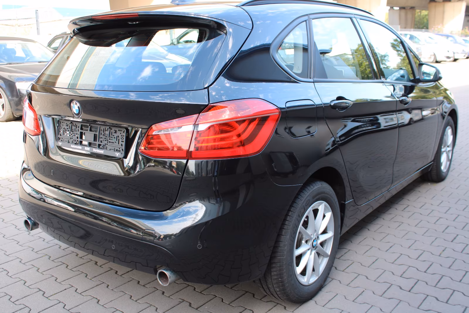 BMW 220d Active Tourer Navi/Panorama/SHZ/PDC