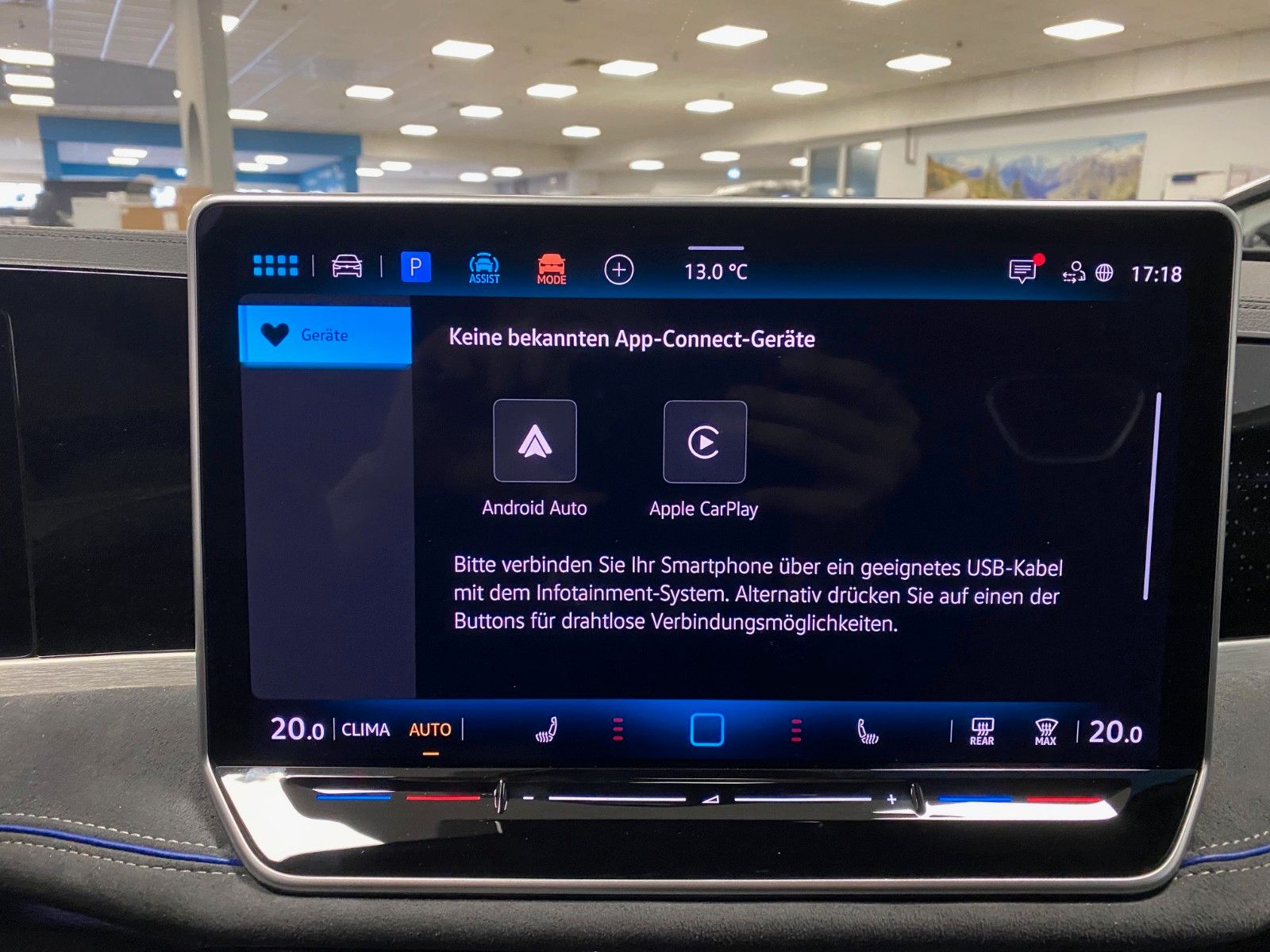 Fahrzeugabbildung Volkswagen Passat Variant 1.5 TSI R-Line+NAVI+MATRIX+AHK+