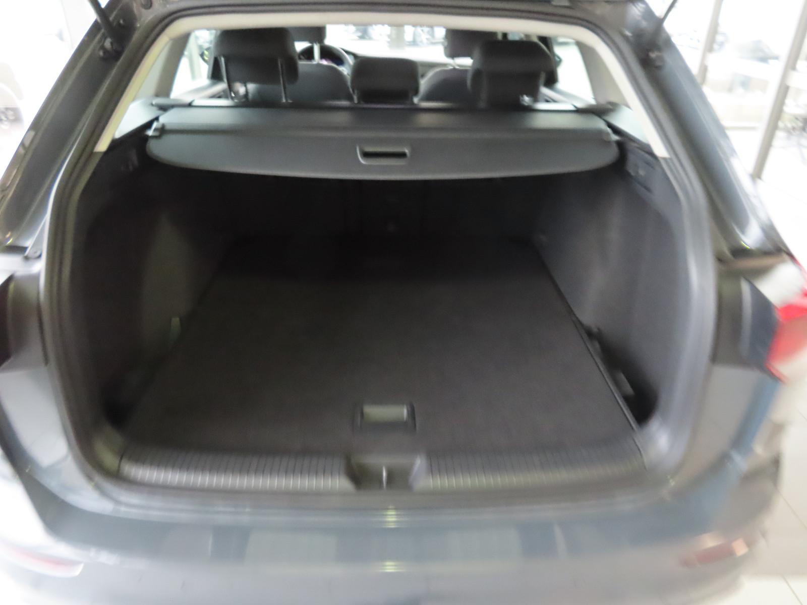 Volkswagen Golf VIII Variant Life 2.0 TDI NAVI LED PDC, миниатюра 9