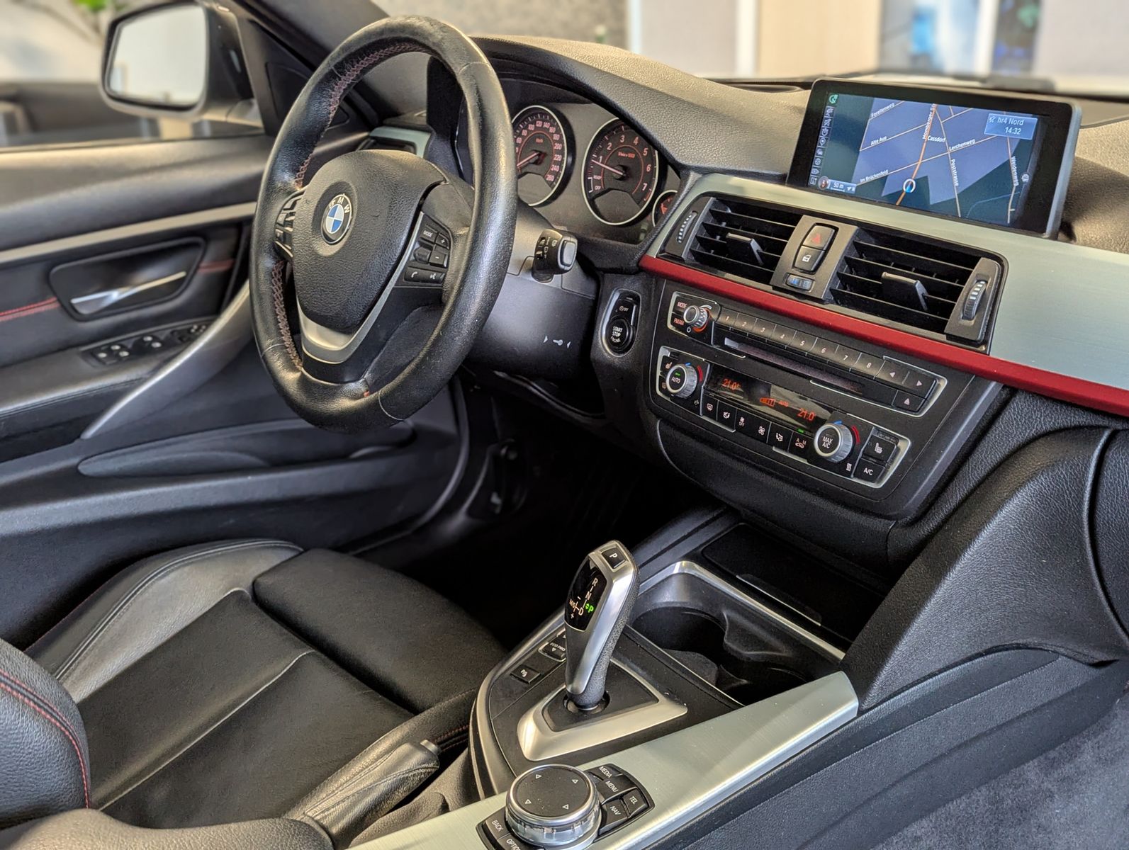 BMW 328 i xDrive Sportline Leder Pano US-Import - Image 10