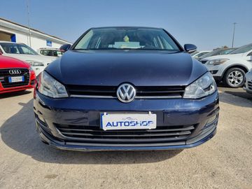 Volkswagen Golf - 2