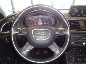 Fahrzeugabbildung Audi Q3 2.0 TDI quattro 135kW / KLIMA / STANDHEIZUNG