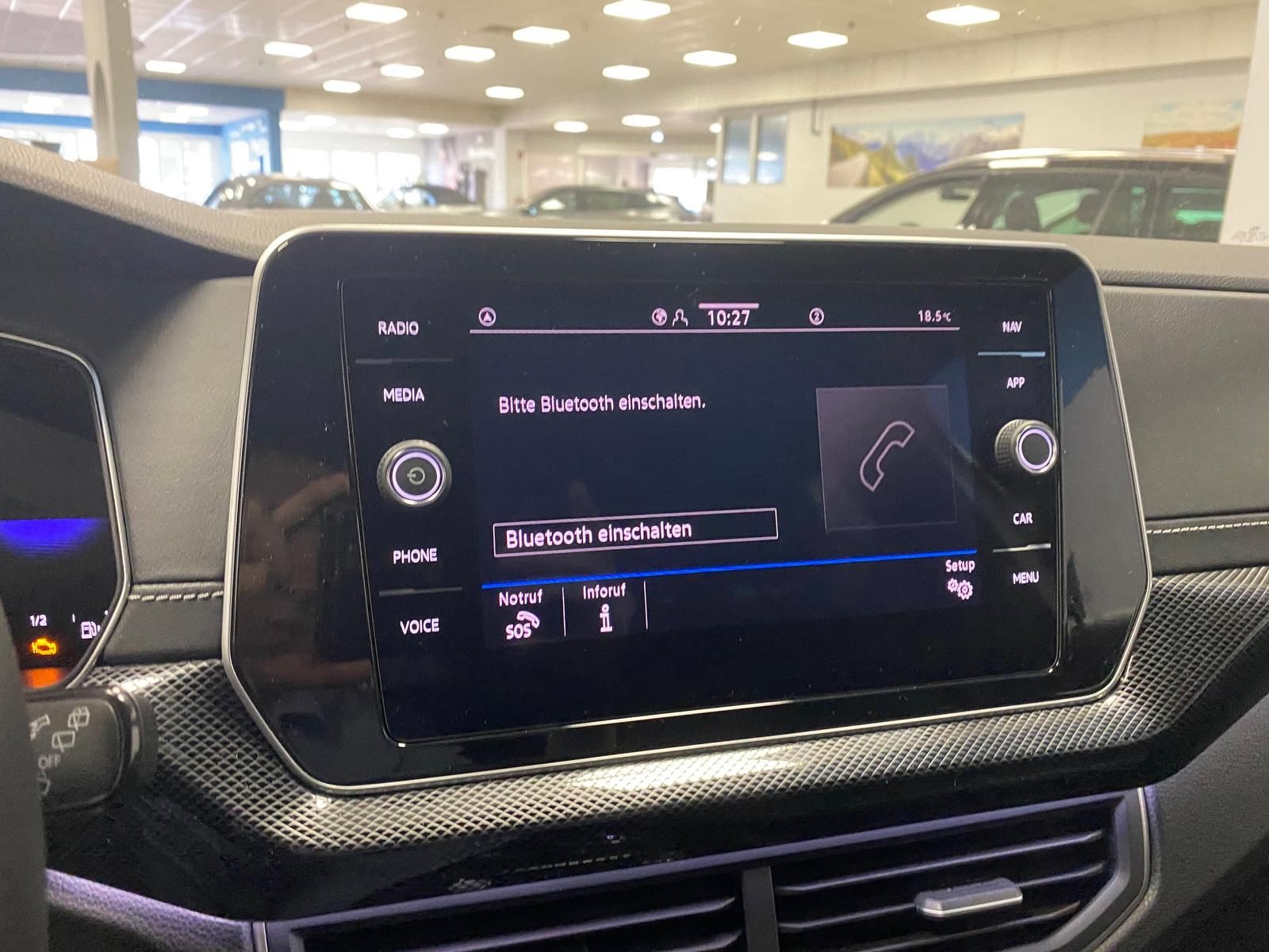 Fahrzeugabbildung Volkswagen T-Cross 1.0 TSI DSG R-Line BLACKSTYLE+MATRIX+AHK