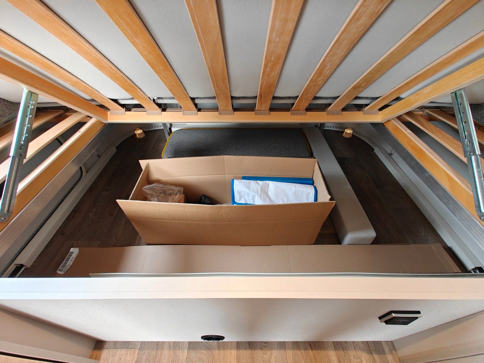 Fahrzeugabbildung HYMER / ERIBA / HYMERCAR Touring 630 Nugget Gold SD - JETZT 5.404€ SPAREN