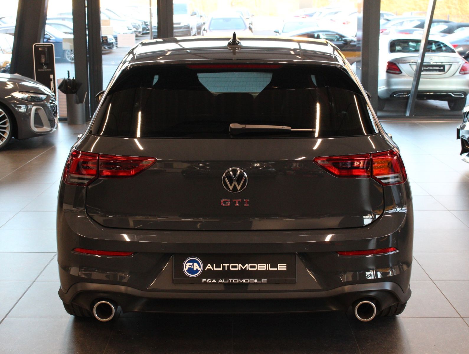 Fahrzeugabbildung Volkswagen Golf 2.0 TSI GTI Schalter+LED+Navi+2.Hand+Top