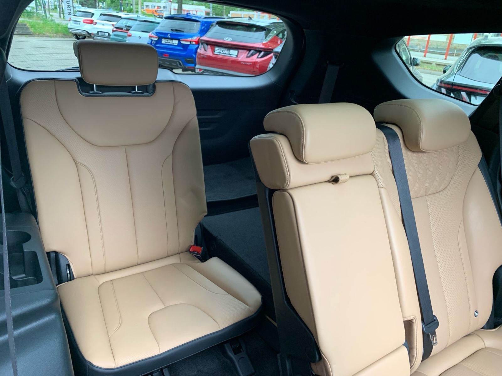 Fahrzeugabbildung Hyundai SANTA FE 2.2 CRDi Signature 4WD SEVEN AHK 1Hd