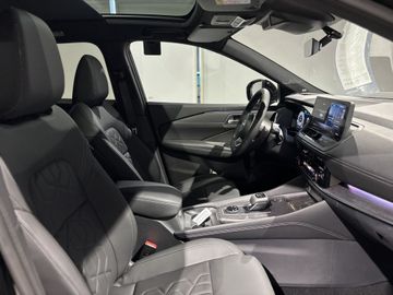 Fotografie 6 des Nissan Qashqai 1.3 DIG-T 4x4 MHEV Xtronic Tekna Pano Bo