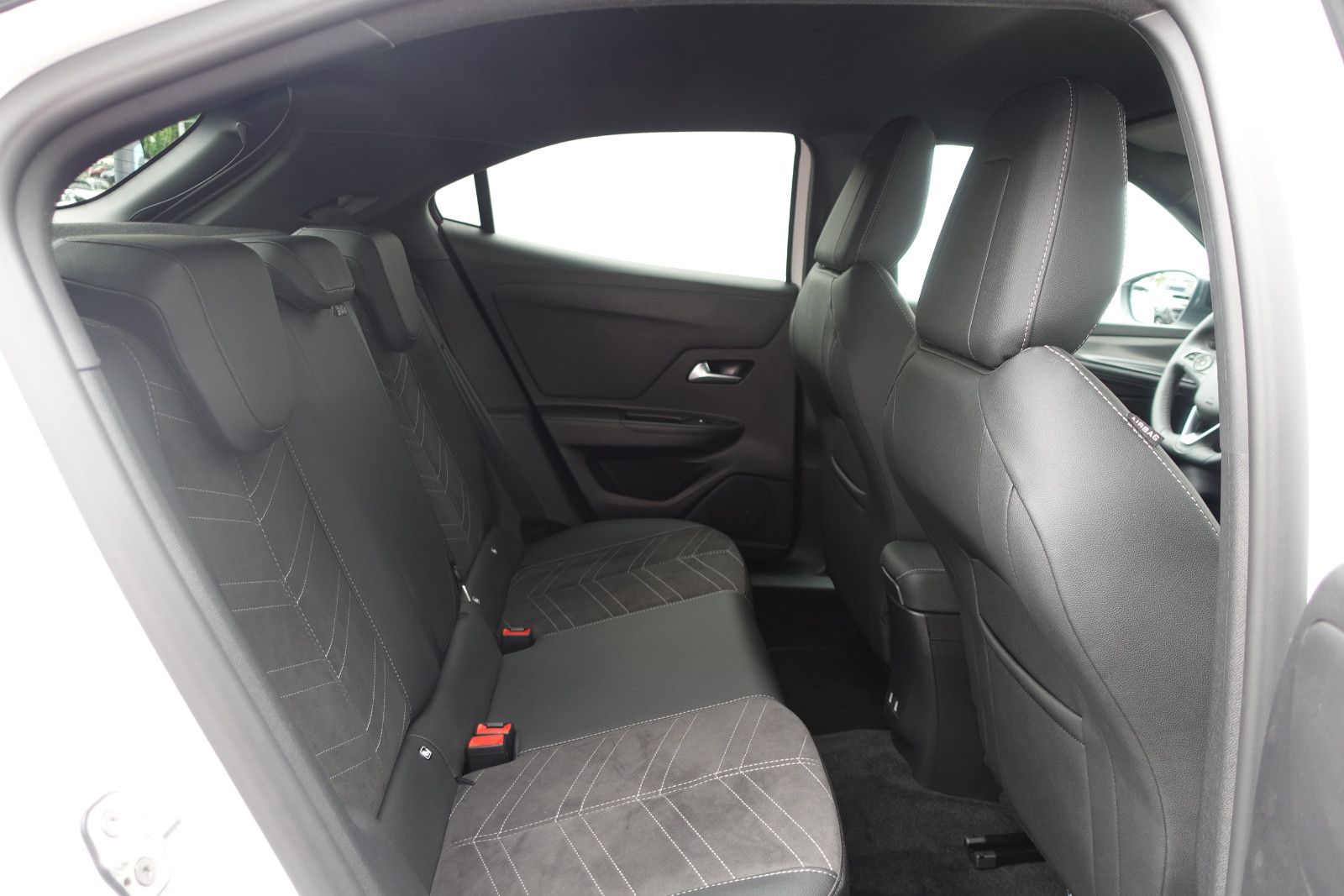 Fahrzeugabbildung Opel Mokka 1.2Turbo Ultimate Navi, Sitzh.,Kamera,PDC