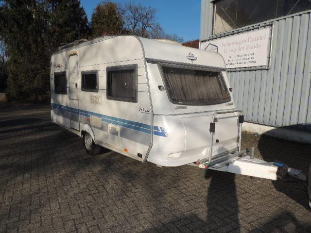Hobby 450 De Luxe-WC-Vorzelt-Festbett-1350KG