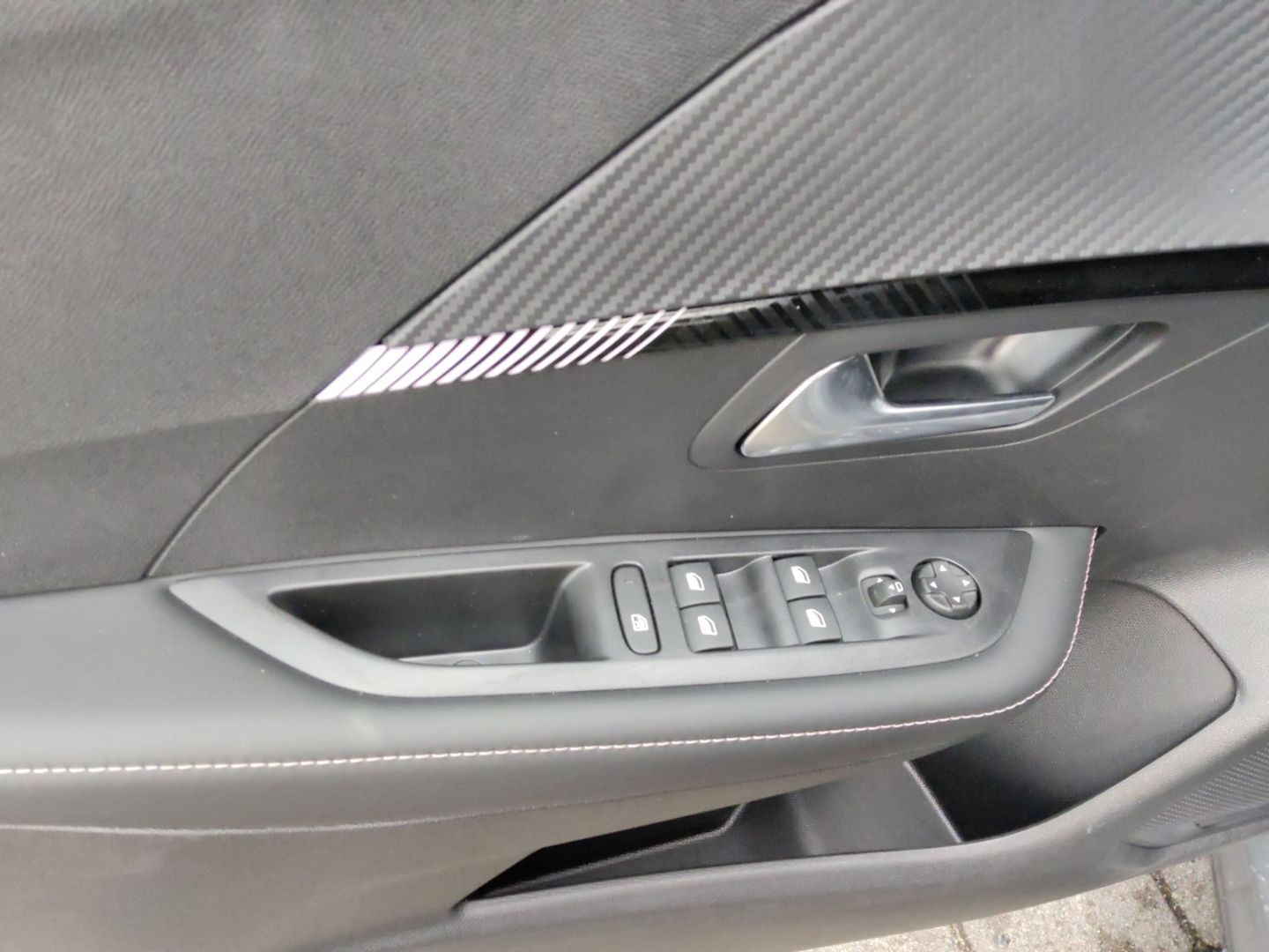 Peugeot 208 - Bild 19