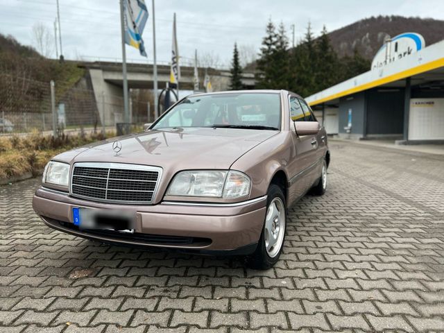 Mercedes-Benz Mercedes Benz C180 Elegance