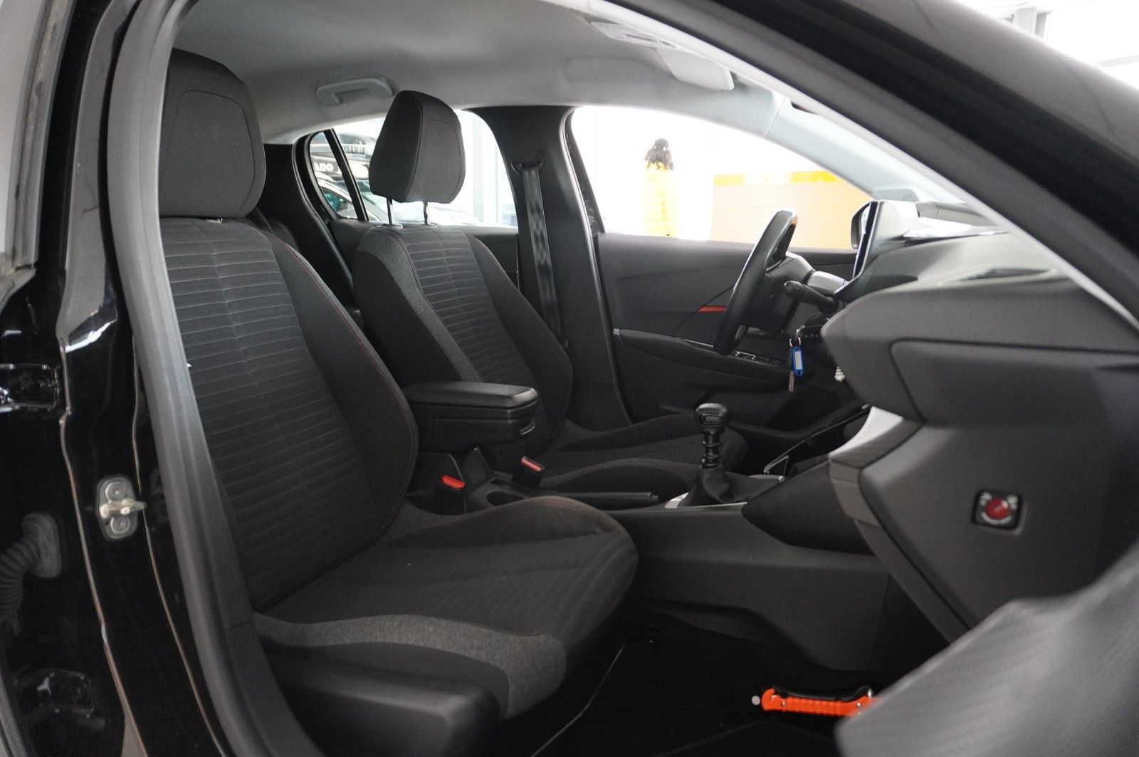Fahrzeugabbildung Peugeot 208 1.2 ACTIVE PACK NAVI/LED/SPORT/PDC/TEMP./ASS