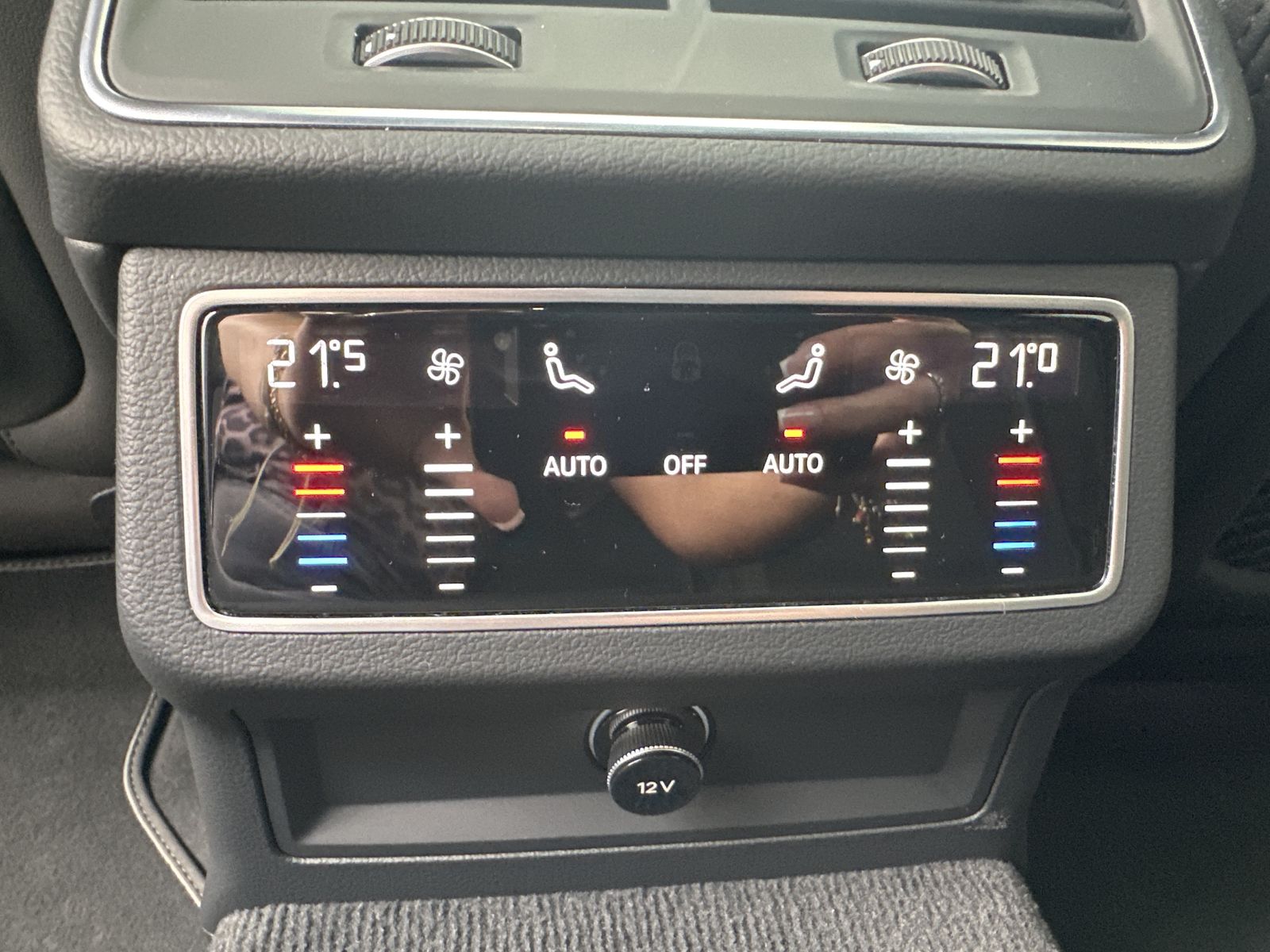Fahrzeugabbildung Audi A6 45 TDI Qu S-Line Black NAV+MATRIX+PANO+KAMERA