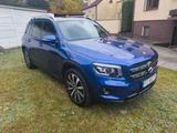 Mercedes-Benz GLB 250 DCT - - blaue Mercedes-Benz GLB 250