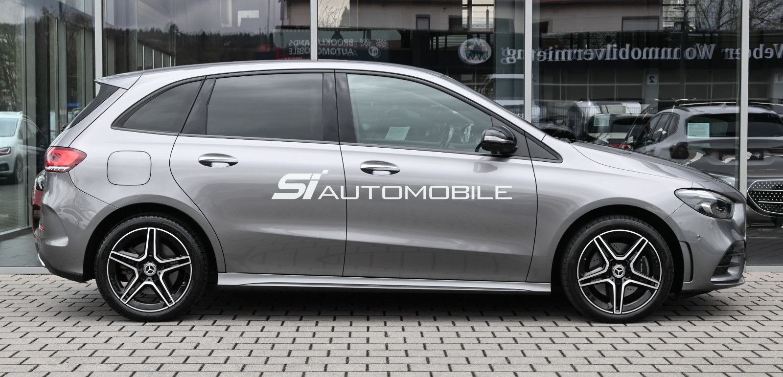 Fahrzeugabbildung Mercedes-Benz B 250 e Hybrid AMG LINE Night °ACC°AHK°360°MEMO°