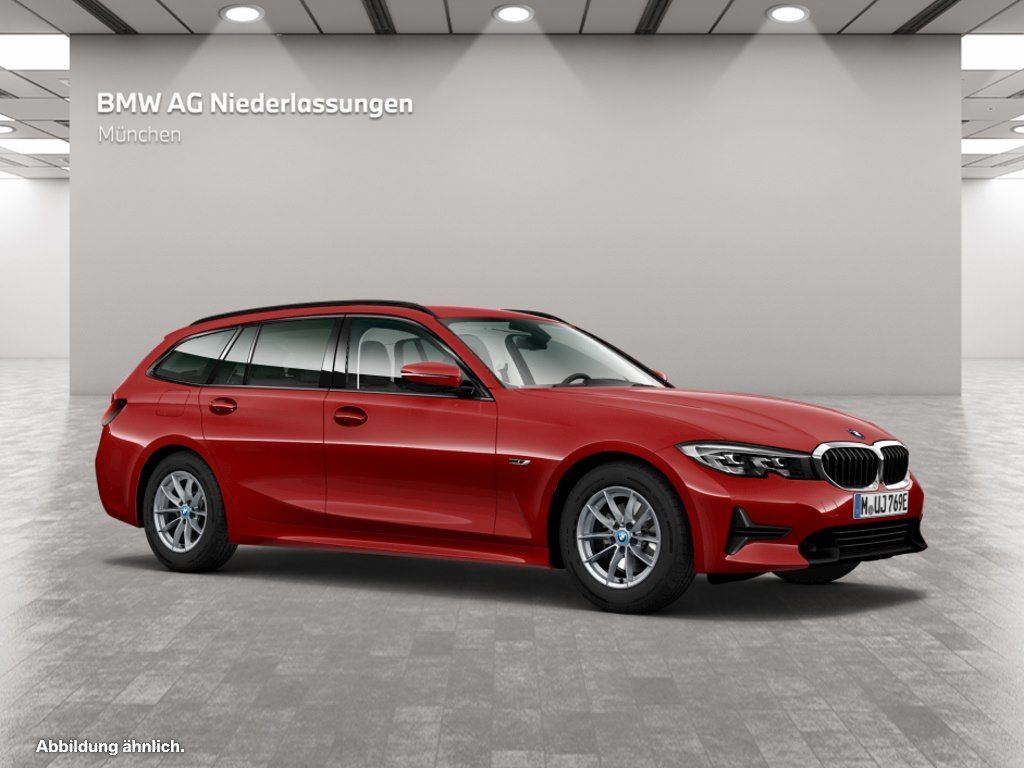 BMW 330e Touring Sport Line LiveCockpitProf Head-Up foto 9
