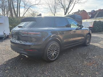 Porsche Cayenne - 7