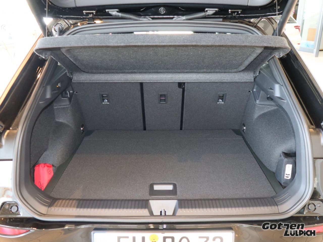 Fahrzeugabbildung Volkswagen T-Roc R-Line 1,5TSI LED-Matrix AHK DSG Navi Easy