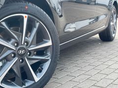 Fahrzeugabbildung Hyundai i30 1.0 T-GDI Edition 30+ *Navi*CarPlay*CAM*LED*