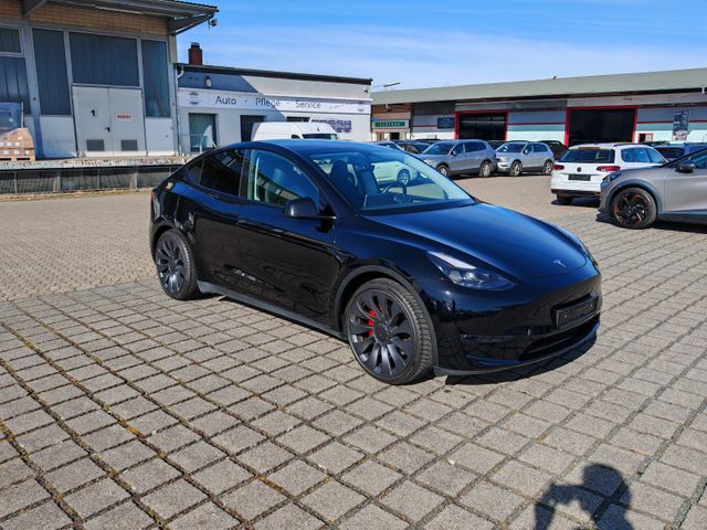 Tesla Model Y Performance Dual Motor AWD / AHK