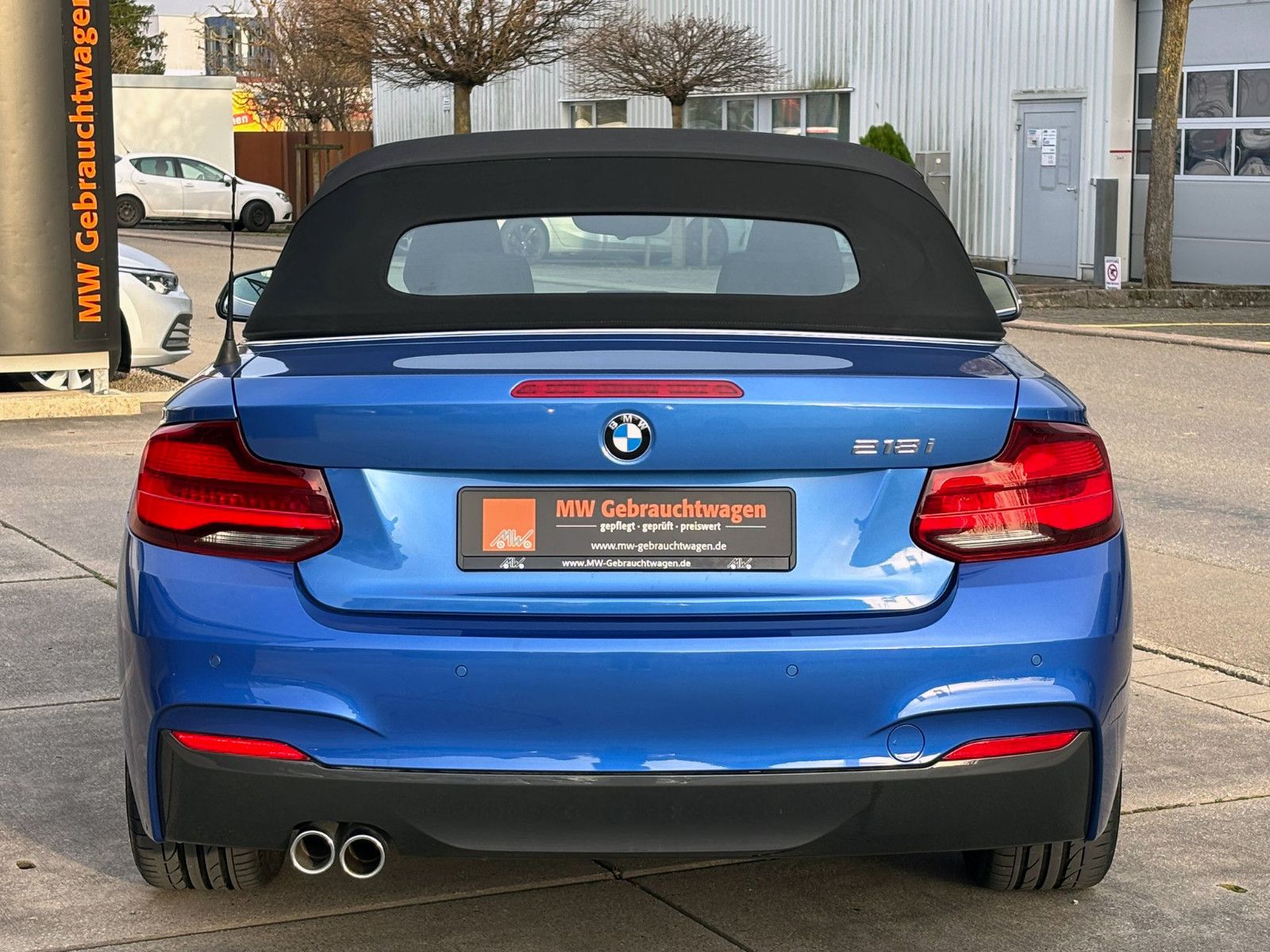 Fahrzeugabbildung BMW 218i Cabrio M-Sport LED PDC SHZ NAV H&K BT LHZ
