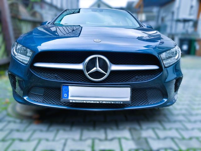 Mercedes-Benz mercedes-benz a 180 d progressive/limousin...