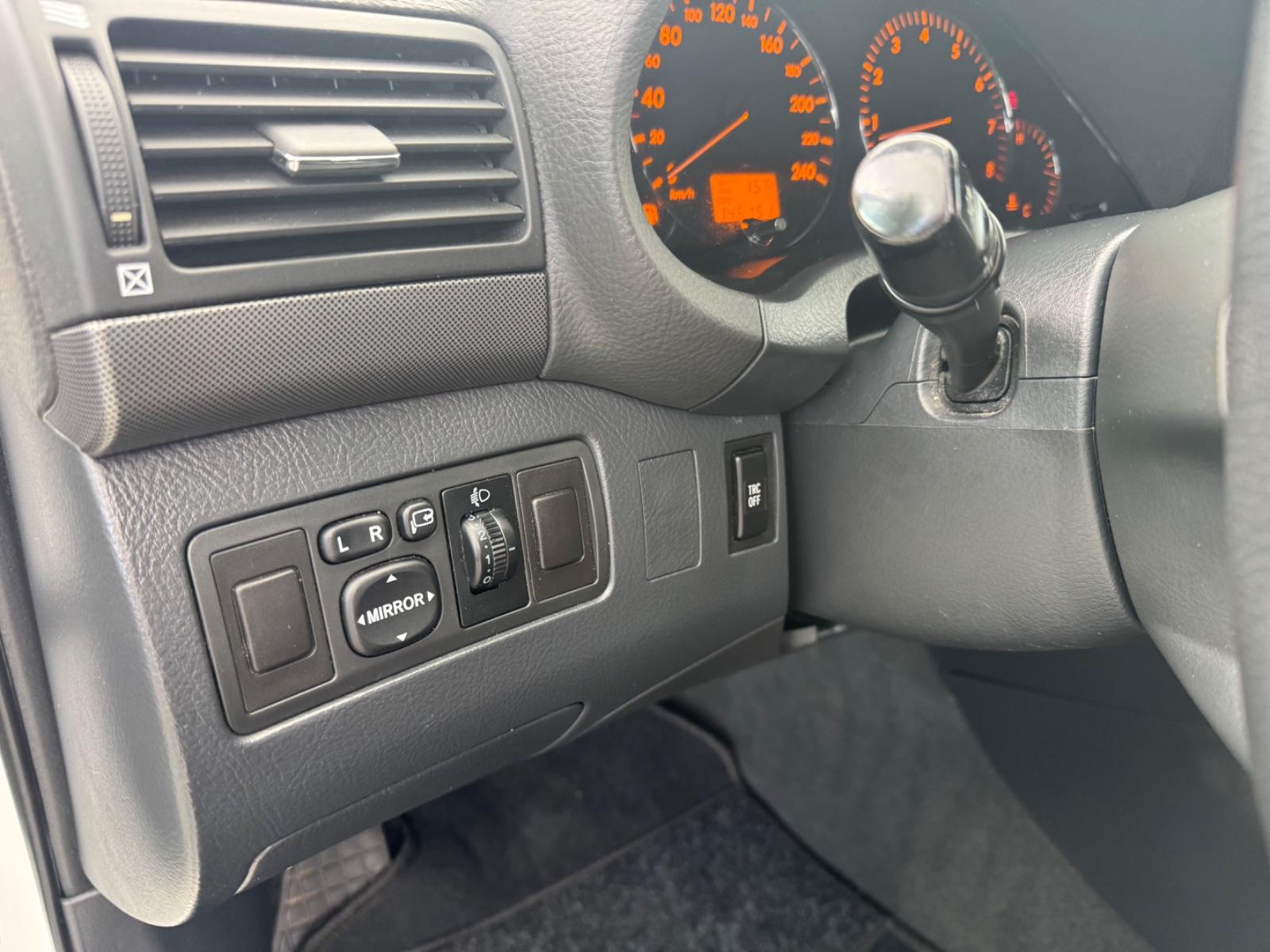 Toyota Avensis 2004 — photo 9