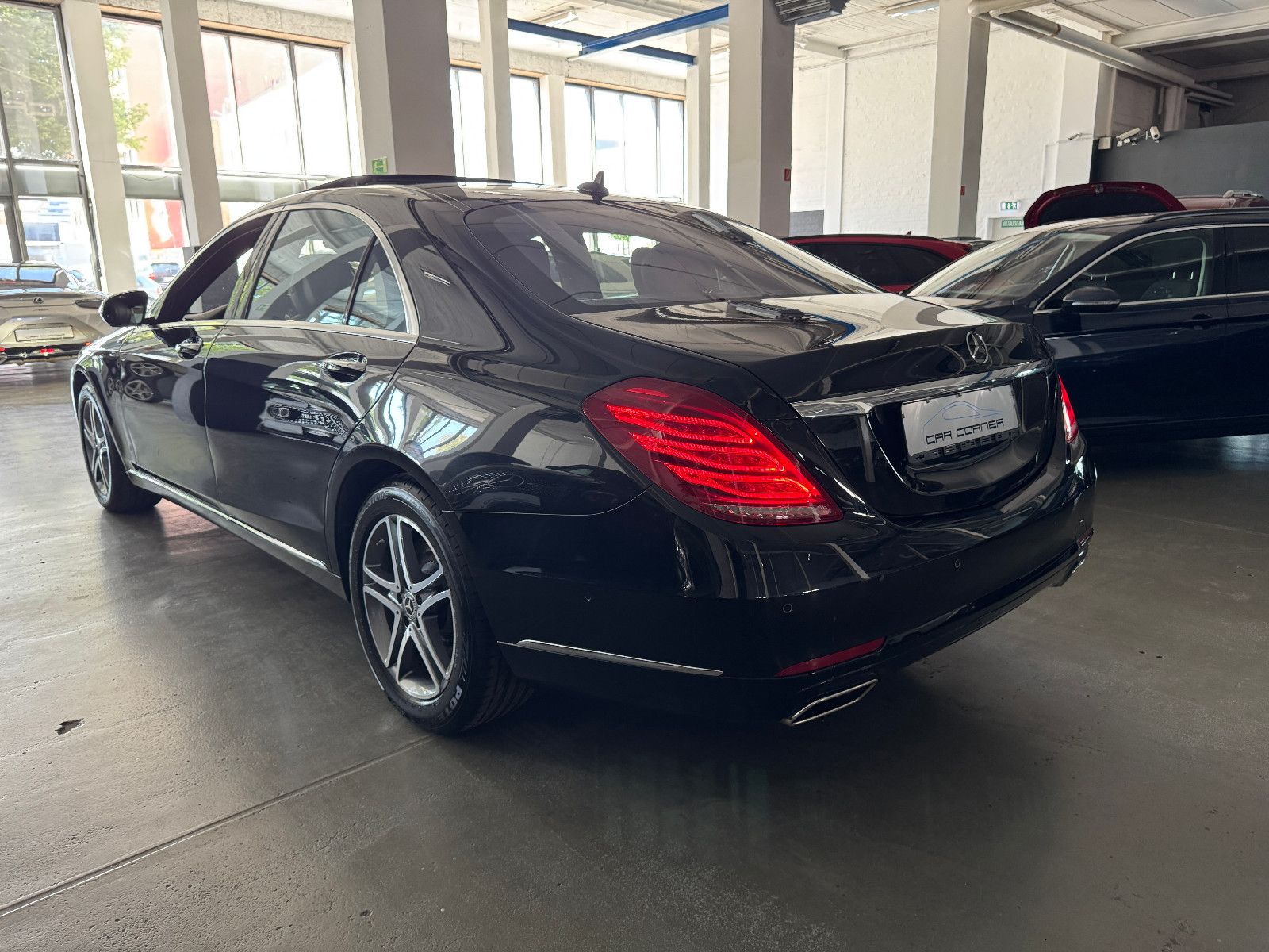 Fahrzeugabbildung Mercedes-Benz S 500 4MATIC LANG PANORAMA BURMESTER 4XSITZKLIMA