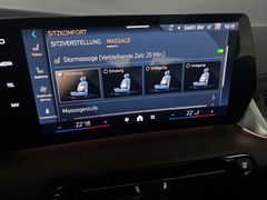 Fahrzeugabbildung BMW 218i Active Tourer--Pano/DrivingProf/eSitze/19LM