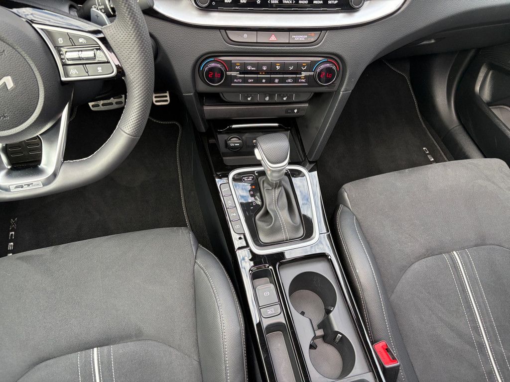 Fahrzeugabbildung Kia XCEED 1.5T 140 DCT7 GT LINE LEDER GLAS