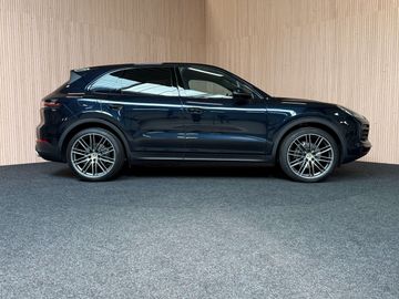 Porsche Cayenne - 6