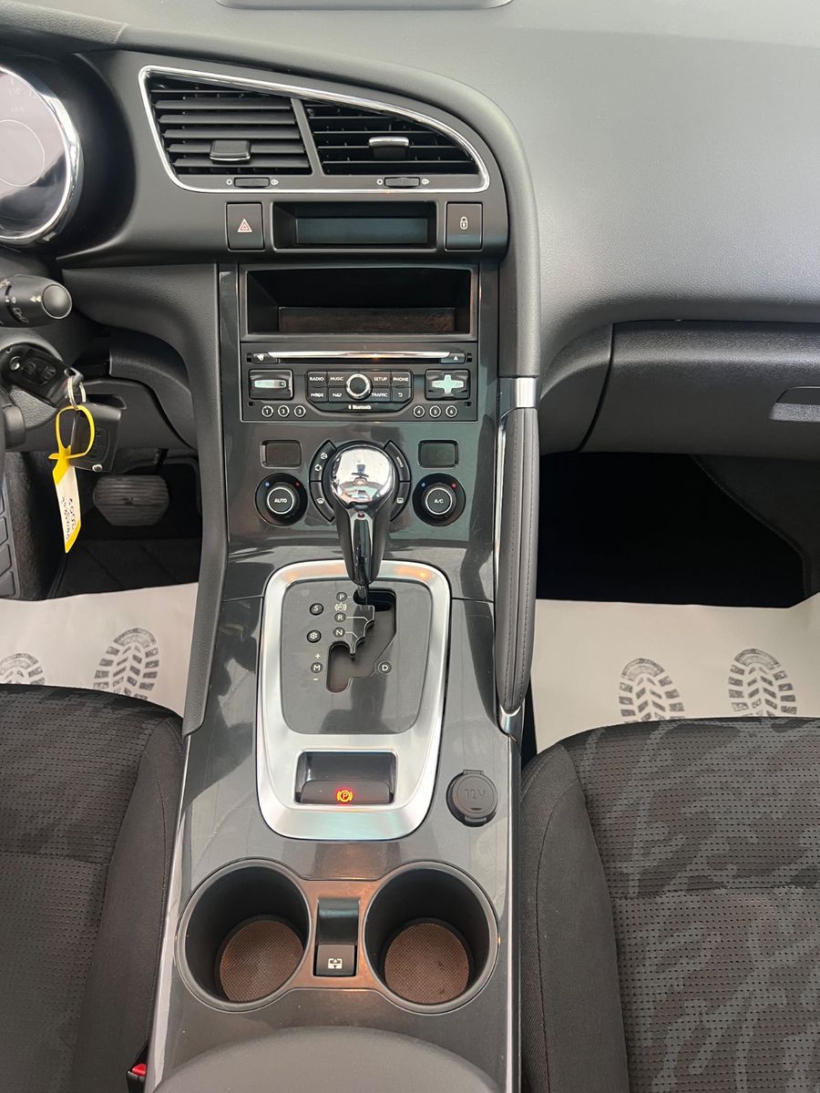 Fahrzeugabbildung Peugeot 3008 Business-Line Automatik