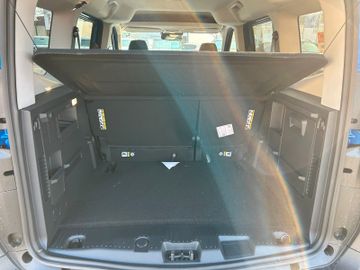 Ford Tourneo Courier Titanium Winterpaket 5JGarantie!