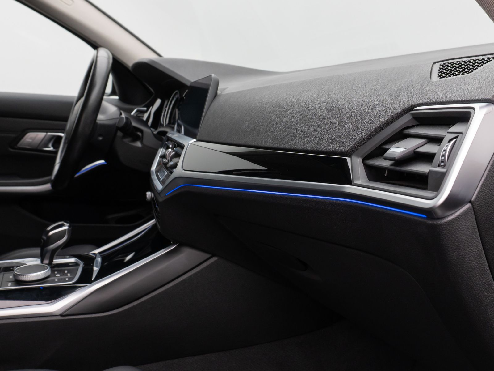 Fahrzeugabbildung BMW 330d xD SportLine Kamera CockPit+HUD Lordos LED