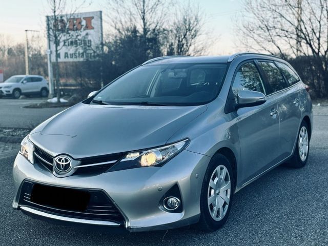 Toyota Auris Touring Sports Executive neue tuv