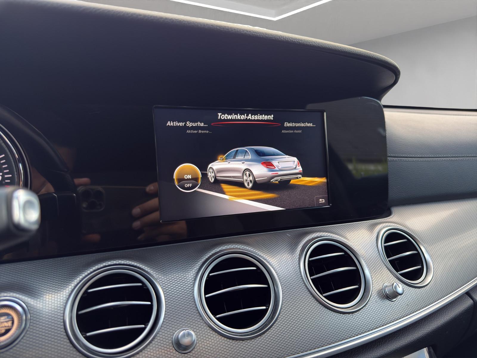 Mercedes-Benz E 220d AMG 9G SHD MULTIB NAVI TOTW CAM TEMP