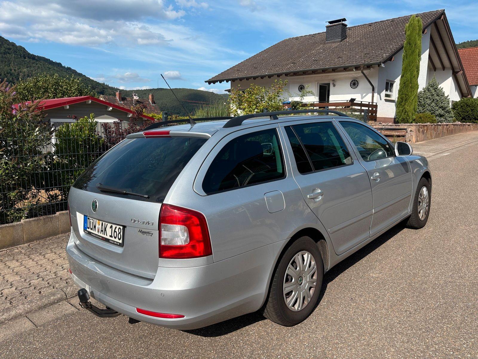 Skoda Octavia 2010 — engine 160 HP (118kW)