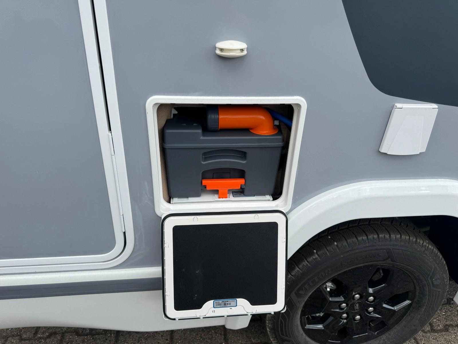 Challenger 250 Graphite Solar Lithium Arctic Drive-Paket – Foto 11 von 27