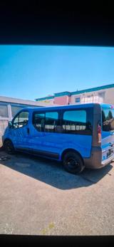 Opel vivaro/trafic/9 Sitze/klima/ AHk - gebrauchte Opel Vivaro aus dem Jahr 2003