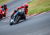 Aprilia RSV4 1100 Factory Rennmotorrad Racetrack - Angebote entsprechen deinen Suchkriterien