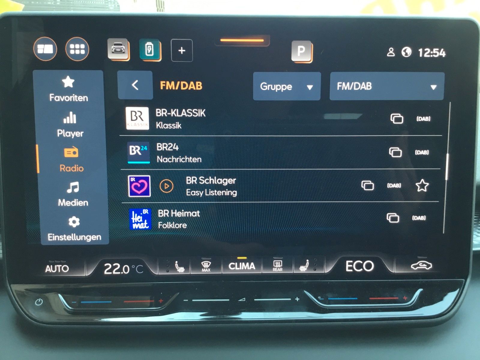 Fahrzeugabbildung CUPRA Terramar 1.5 e-HYBRID DSG+AHK+Kessy+Navi+18"