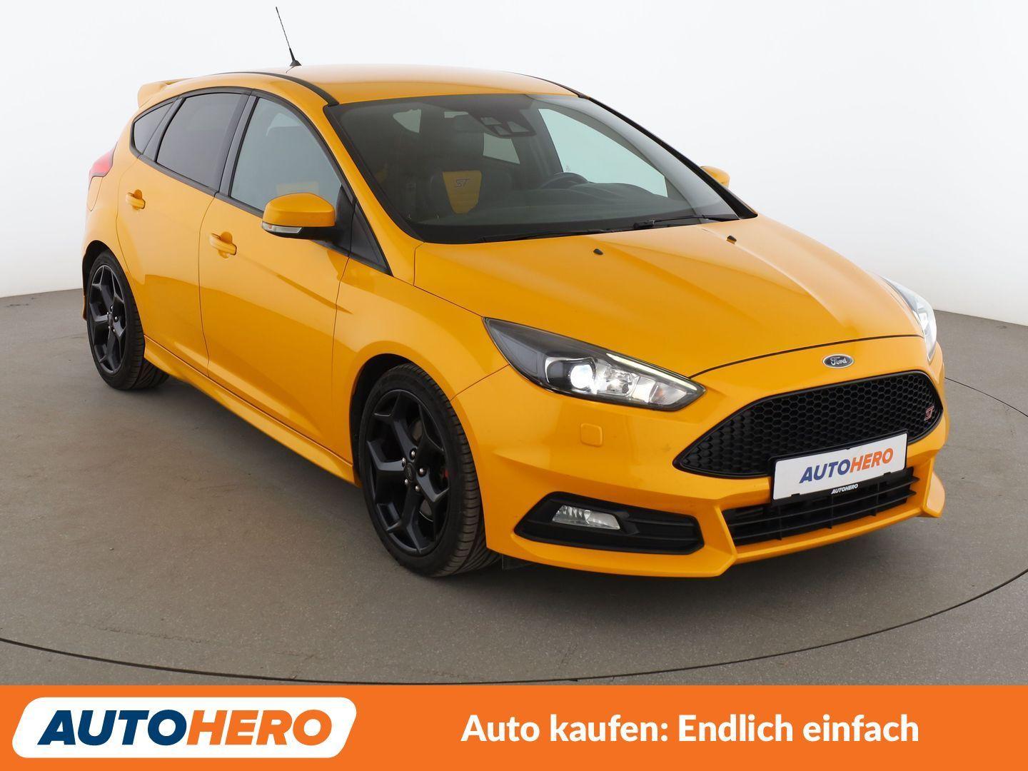 Ford Focus 2.0 EcoBoost ST *NAVI*XENON*TEMPO*PDC*SHZ*